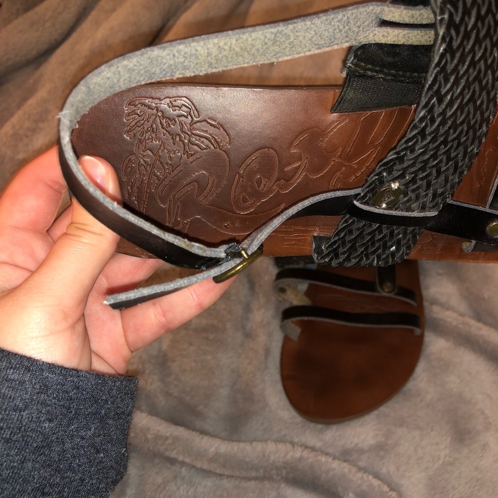 Roxy black sandals in great condition!! - Picture 2 of 2